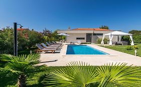 Villa Viviana Fazana Valbandon Heated Pool